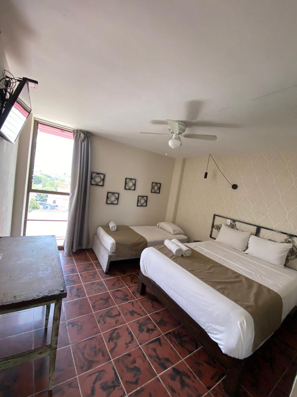 Hotel Flamingos Guadalajara Ngoại thất bức ảnh